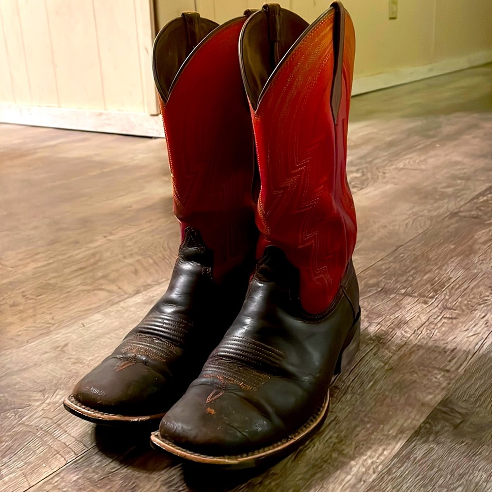 Women’s Ariat boots size 8